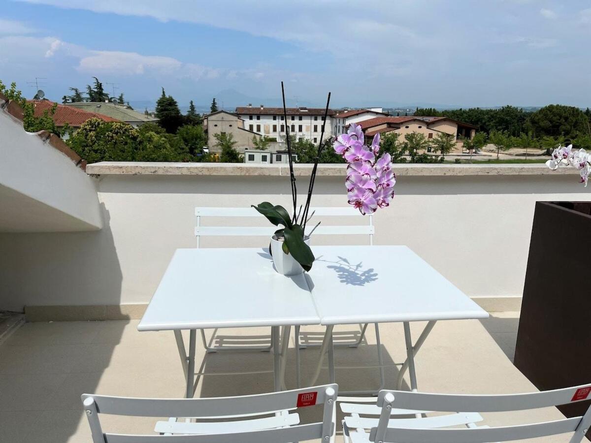 Attico Lilium Apartment Peschiera del Garda Exterior foto
